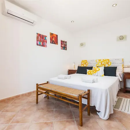 Villa Perello, Swimming Pool And Gardens Llubi